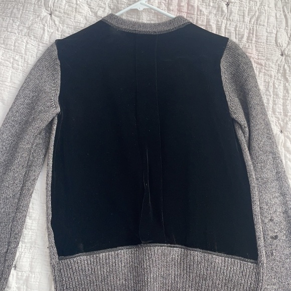 Stylish button-up Emporia Armani sweater. - Picture 4 of 4